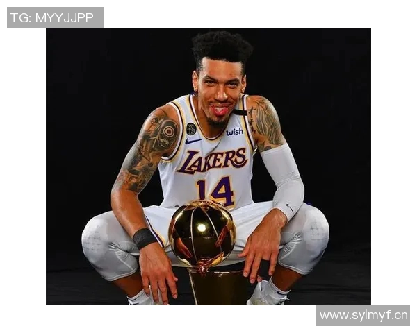 三冠王丹尼格林宣布退役回顾三队三冠的辉煌历程 三冠王丹尼格林宣布退役回顾三队三冠的辉煌历程