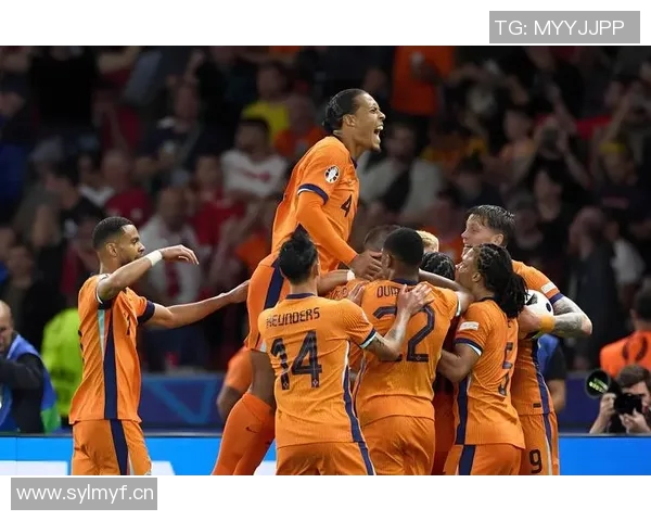 荷兰队官方推特发布海报热身世预赛对阵马耳他德容加克波等明星球员亮相