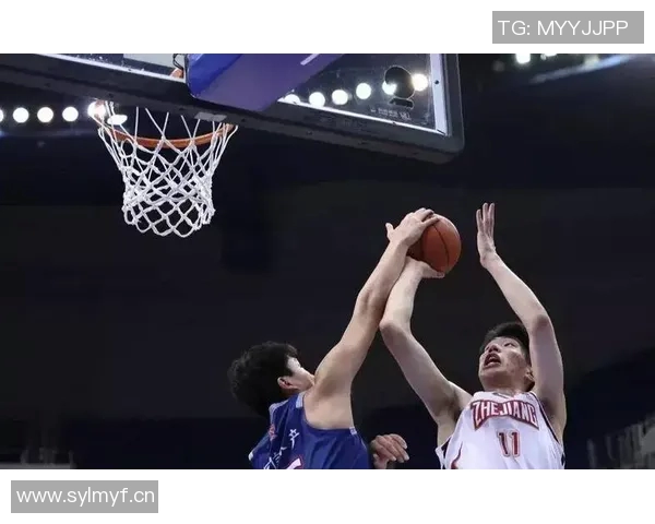 余嘉豪社媒热议杨瀚森NBA首扣篮瞬间引发球迷热烈讨论 余嘉豪社媒热议杨瀚森NBA首扣篮瞬间引发球迷热烈讨论