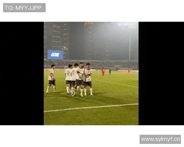 张伯霖分享摇篮舞庆祝喜讯家中爱犬迎来两只可爱小狗出生